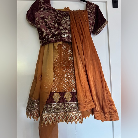 Incredibly beautifully beaded and sequined Sari (Saree) - Picture 3 of 16